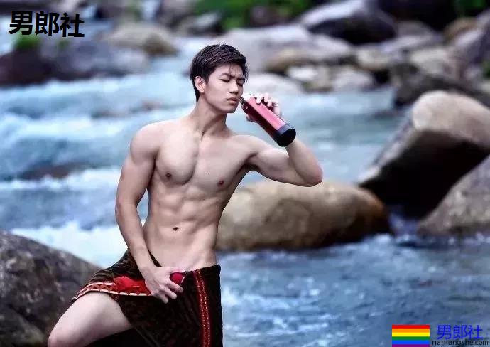 筋肉盛筵！长腿大鼻子男模刷爆票圈，荷尔蒙肌肉小哥让你挑花眼！ - 51虹马