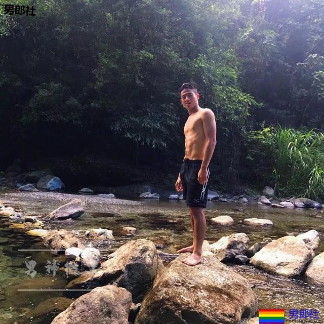 白净斯文高大的打庄肌体育生，是初恋般的感觉！ - 51虹马