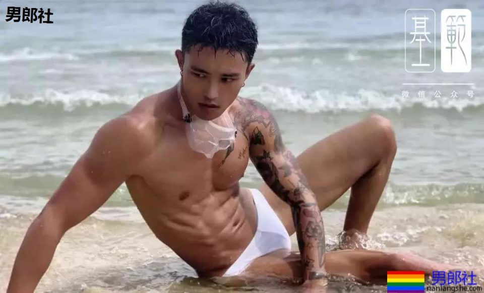 纹身 | 花臂大肌拍大片！浴室湿身包很大！ - 51虹马