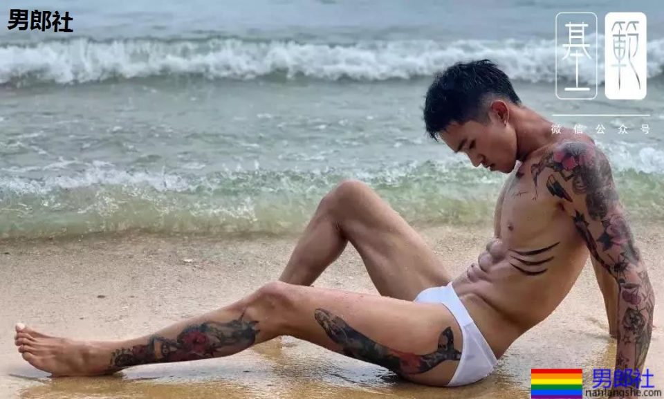 纹身 | 花臂大肌拍大片！浴室湿身包很大！ - 51虹马