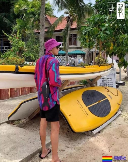 纹身 | 花臂大肌拍大片！浴室湿身包很大！ - 51虹马