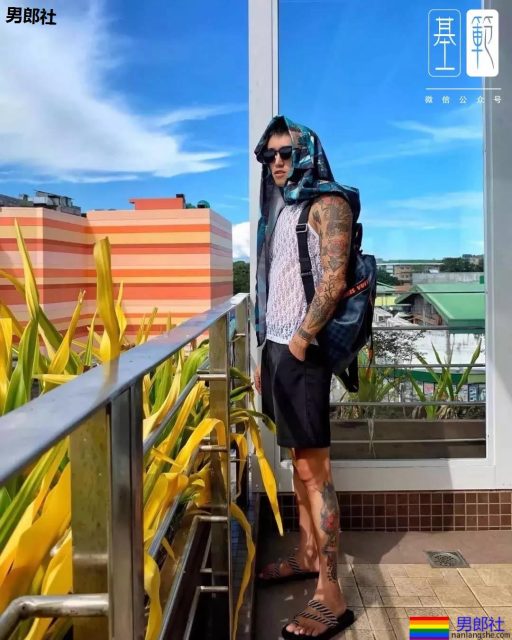 纹身 | 花臂大肌拍大片！浴室湿身包很大！ - 51虹马