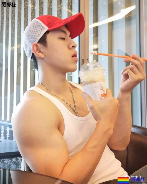 后台穿小裤裤现场流出,下海拍片? - 51虹马 后台穿小裤裤现场流出,下海拍片? - 51虹马