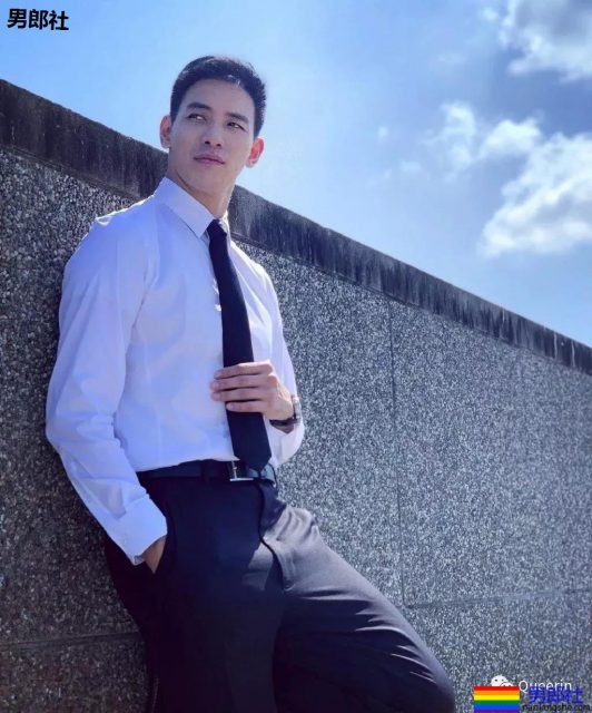 王菊的189健身教练火了,他的阳光放电肌未免也太好看了! - 51虹马 王菊的189健身教练火了,他的阳光放电肌未免也太好看了! - 51虹马