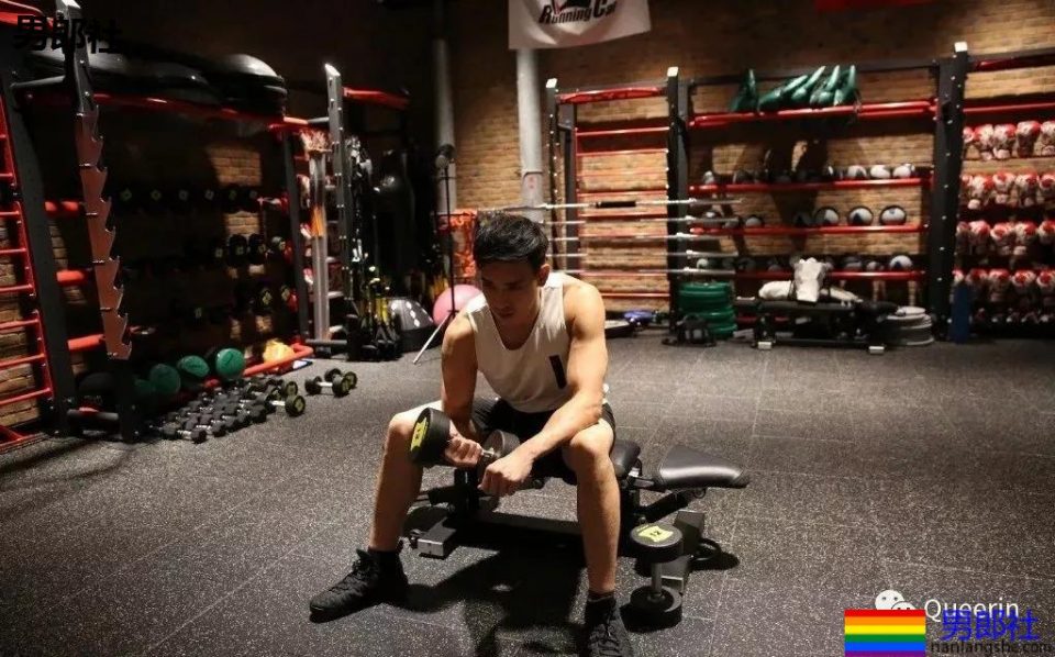 王菊的189健身教练火了,他的阳光放电肌未免也太好看了! - 51虹马 王菊的189健身教练火了,他的阳光放电肌未免也太好看了! - 51虹马