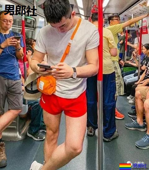 街头巷尾的野生小哥哥，这颜值这身材丝毫不输刘昊然李现？！ - 51虹马