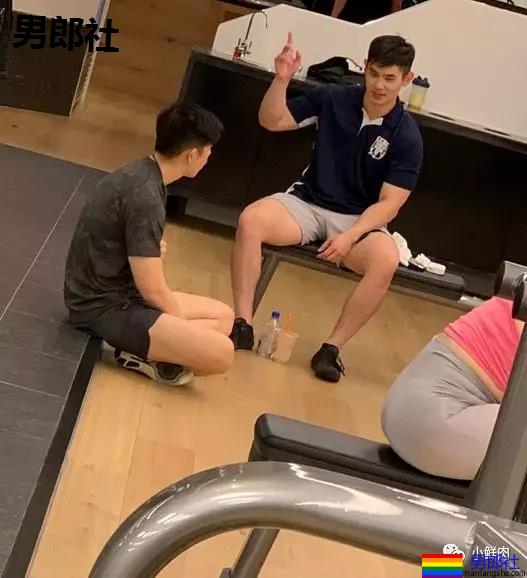 街头巷尾的野生小哥哥，这颜值这身材丝毫不输刘昊然李现？！ - 51虹马