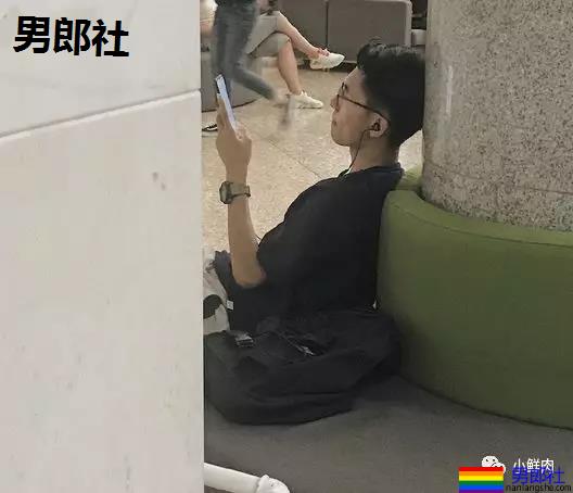 街头巷尾的野生小哥哥，这颜值这身材丝毫不输刘昊然李现？！ - 51虹马