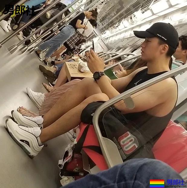 野生肌肉帅哥"食用指南"！生活中的素颜男神，我又恋爱了! - 51虹马