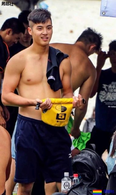 野生肌肉帅哥"食用指南"！生活中的素颜男神，我又恋爱了! - 51虹马