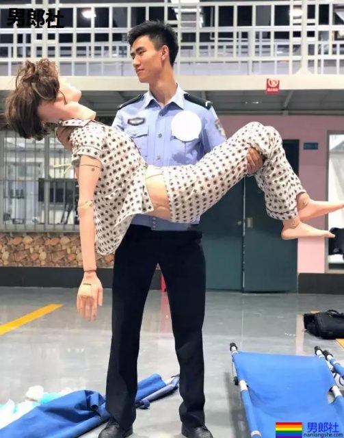 警察学院里到底藏着多少神仙颜值的帅哥？ - 51虹马