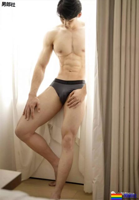 19岁体育生初次写真!天使面孔魔鬼身材 - 51虹马 19岁体育生初次写真!天使面孔魔鬼身材 - 51虹马