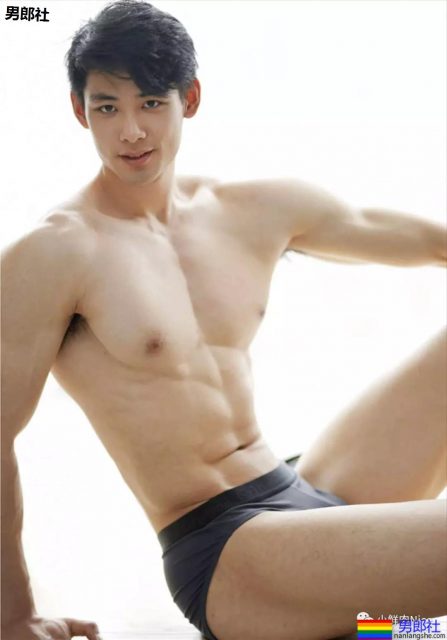 19岁体育生初次写真!天使面孔魔鬼身材 - 51虹马 19岁体育生初次写真!天使面孔魔鬼身材 - 51虹马