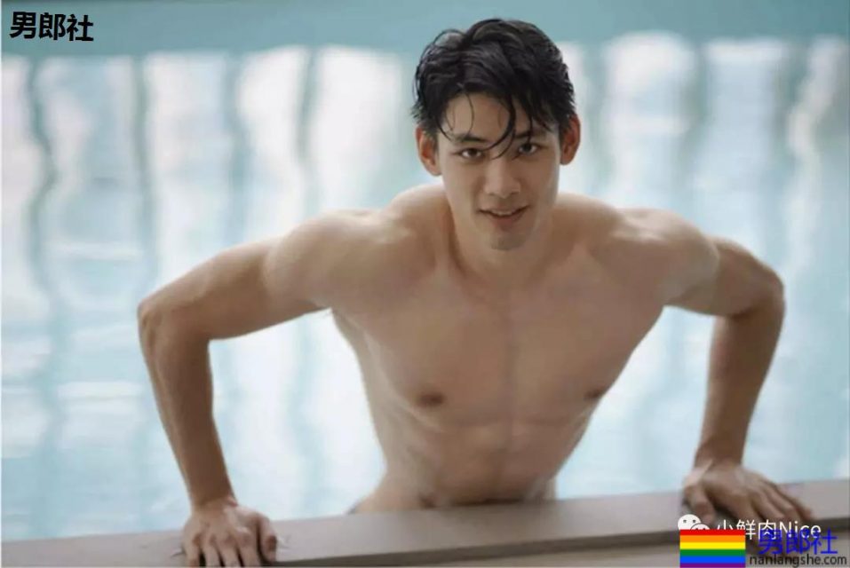 19岁体育生初次写真!天使面孔魔鬼身材 - 51虹马 19岁体育生初次写真!天使面孔魔鬼身材 - 51虹马