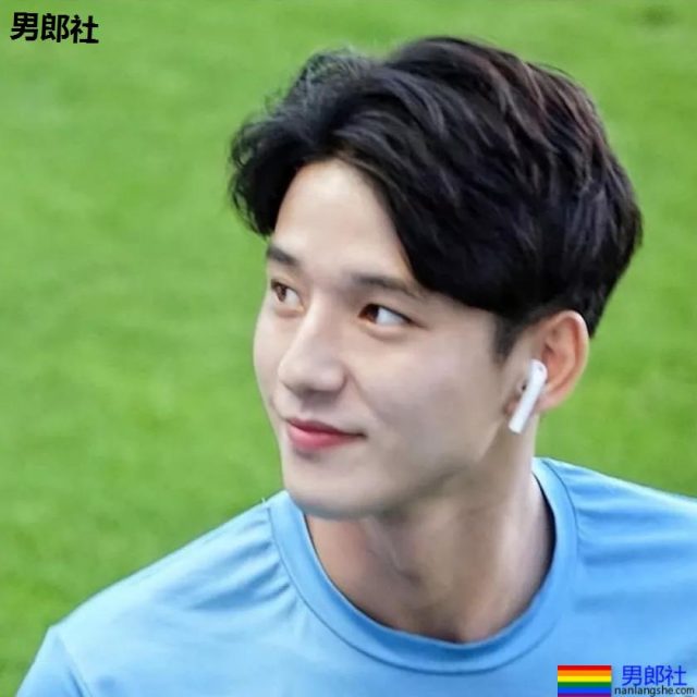 腹肌翘臀天菜足球运动员，97年体育小狼狗实力惊人!-51虹马