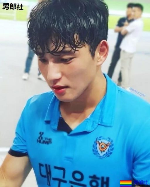 腹肌翘臀天菜足球运动员,97年体育小狼狗实力惊人! - 51虹马 腹肌翘臀天菜足球运动员,97年体育小狼狗实力惊人! - 51虹马