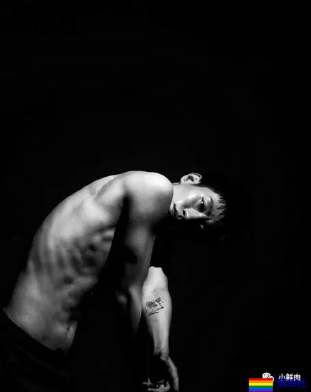 硬实力不输杨洋，军艺双子星之一的他终于火了！ - 51虹马