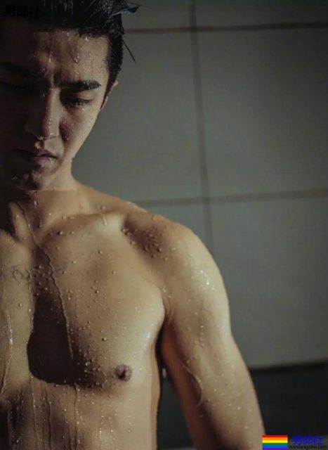 姜潮金瀚一起洗澡上热搜!?都是壮硕肌肉男,你盯谁? - 51虹马 姜潮金瀚一起洗澡上热搜!?都是壮硕肌肉男,你盯谁? - 51虹马