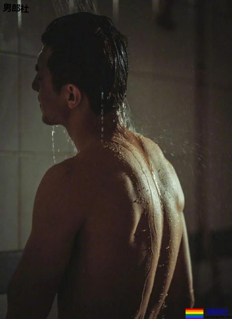 姜潮金瀚一起洗澡上热搜!?都是壮硕肌肉男,你盯谁? - 51虹马 姜潮金瀚一起洗澡上热搜!?都是壮硕肌肉男,你盯谁? - 51虹马