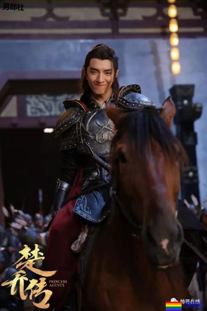 姜潮金瀚一起洗澡上热搜!?都是壮硕肌肉男,你盯谁? - 51虹马 姜潮金瀚一起洗澡上热搜!?都是壮硕肌肉男,你盯谁? - 51虹马