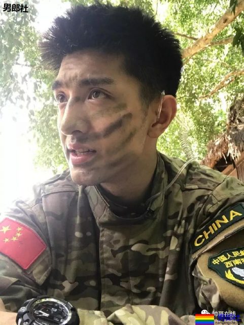 姜潮金瀚一起洗澡上热搜!?都是壮硕肌肉男,你盯谁? - 51虹马 姜潮金瀚一起洗澡上热搜!?都是壮硕肌肉男,你盯谁? - 51虹马