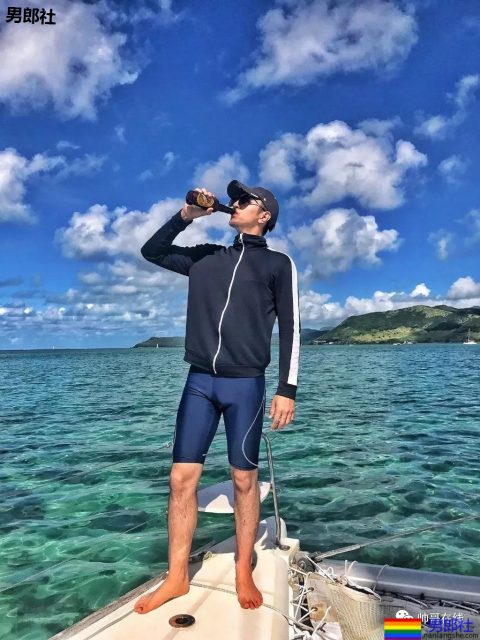 姜潮金瀚一起洗澡上热搜!?都是壮硕肌肉男,你盯谁? - 51虹马 姜潮金瀚一起洗澡上热搜!?都是壮硕肌肉男,你盯谁? - 51虹马