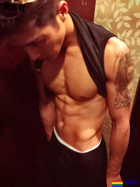 姜潮新剧上演浴室戏，变身肌肉爸爸的他身材更棒了 - 51虹马