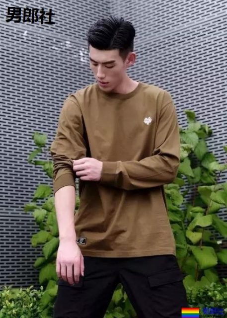 叮当猫肌肉男比大小擦亮眼睛看大包,凸出被挡住了害羞。 - 51虹马 叮当猫肌肉男比大小擦亮眼睛看大包,凸出被挡住了害羞。 - 51虹马