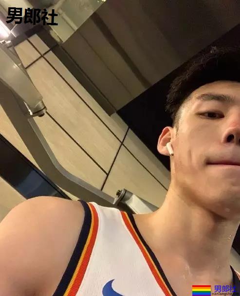 叮当猫肌肉男比大小擦亮眼睛看大包,凸出被挡住了害羞。 - 51虹马 叮当猫肌肉男比大小擦亮眼睛看大包,凸出被挡住了害羞。 - 51虹马