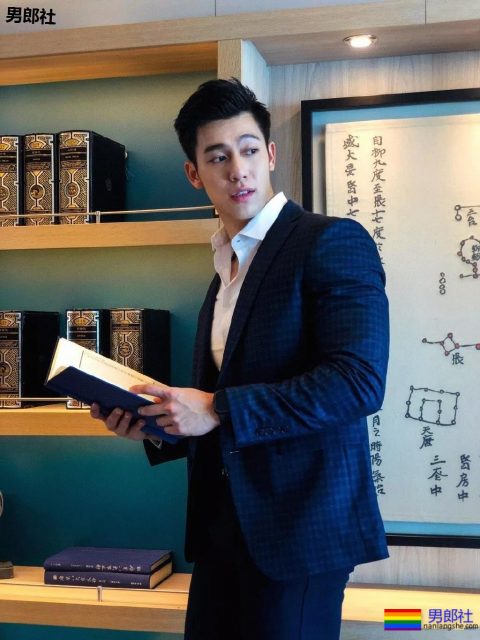 大胸肌男星都脱脱脱了!除了萧亚轩的小男友,他们也很可口! - 51虹马 大胸肌男星都脱脱脱了!除了萧亚轩的小男友,他们也很可口! - 51虹马