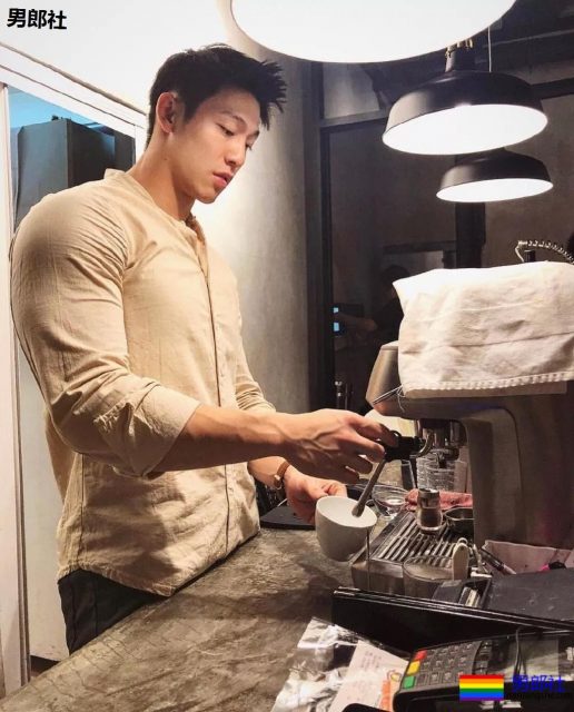 大胸肌男星都脱脱脱了!除了萧亚轩的小男友,他们也很可口! - 51虹马 大胸肌男星都脱脱脱了!除了萧亚轩的小男友,他们也很可口! - 51虹马