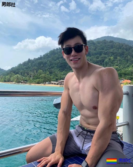 大胸肌男星都脱脱脱了!除了萧亚轩的小男友,他们也很可口! - 51虹马 大胸肌男星都脱脱脱了!除了萧亚轩的小男友,他们也很可口! - 51虹马