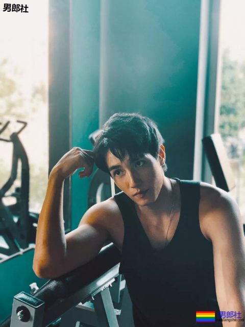 大胸肌男星都脱脱脱了!除了萧亚轩的小男友,他们也很可口! - 51虹马 大胸肌男星都脱脱脱了!除了萧亚轩的小男友,他们也很可口! - 51虹马