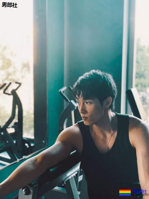 大胸肌男星都脱脱脱了!除了萧亚轩的小男友,他们也很可口! - 51虹马 大胸肌男星都脱脱脱了!除了萧亚轩的小男友,他们也很可口! - 51虹马