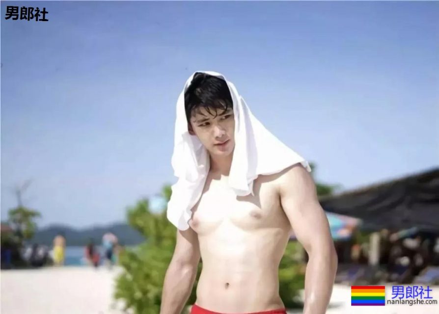 99年的奶凶小狼狗粉嫩大胸肌被疯传,原来是上海体院生! - 51虹马 99年的奶凶小狼狗粉嫩大胸肌被疯传,原来是上海体院生! - 51虹马