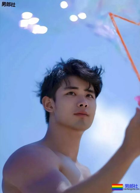 99年的奶凶小狼狗粉嫩大胸肌被疯传,原来是上海体院生! - 51虹马 99年的奶凶小狼狗粉嫩大胸肌被疯传,原来是上海体院生! - 51虹马