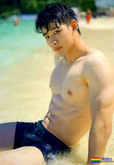 99年的奶凶小狼狗粉嫩大胸肌被疯传,原来是上海体院生! - 51虹马 99年的奶凶小狼狗粉嫩大胸肌被疯传,原来是上海体院生! - 51虹马