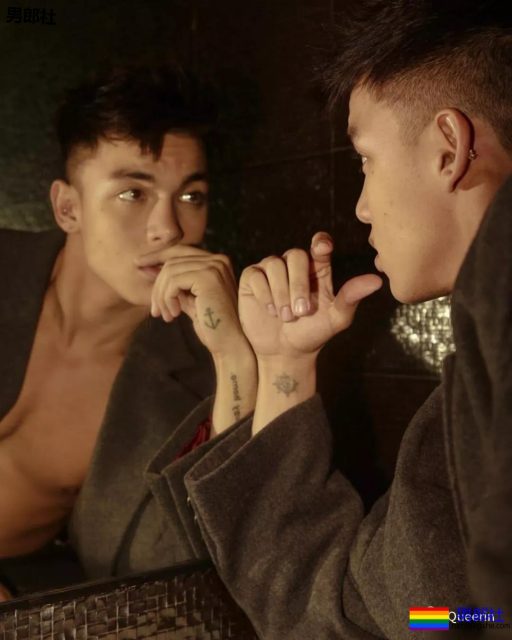 肌肉男演员被私教出柜?主动回应自己是双性恋?这操作... - 51虹马 肌肉男演员被私教出柜?主动回应自己是双性恋?这操作... - 51虹马