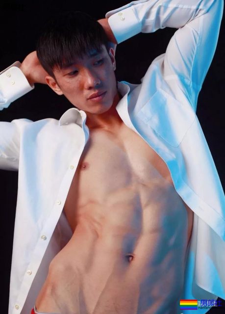 小视频泄露的他，怎么可以帅成这样 - 51虹马