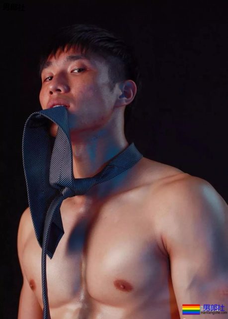 小视频泄露的他，怎么可以帅成这样 - 51虹马