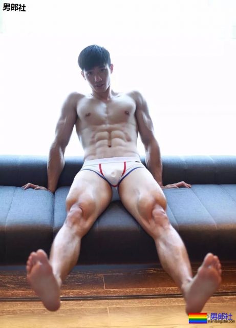 小视频泄露的他，怎么可以帅成这样 - 51虹马