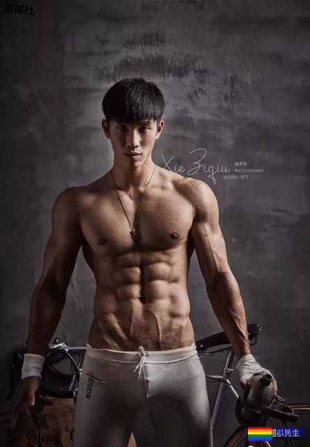 小视频泄露的他，怎么可以帅成这样 - 51虹马