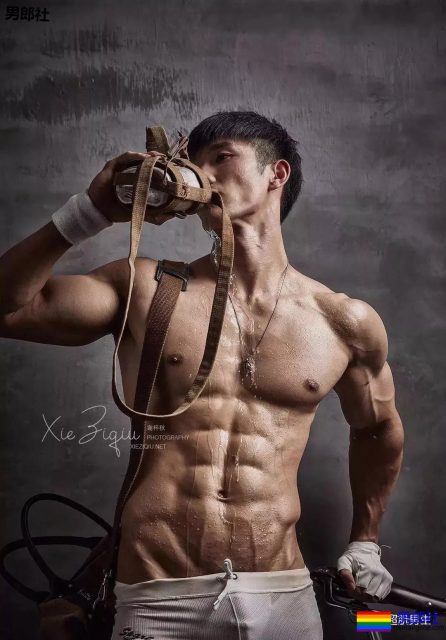 小视频泄露的他，怎么可以帅成这样 - 51虹马