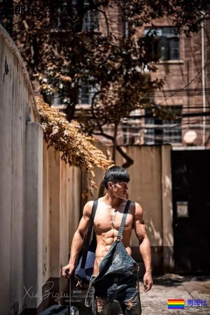 小视频泄露的他，怎么可以帅成这样 - 51虹马