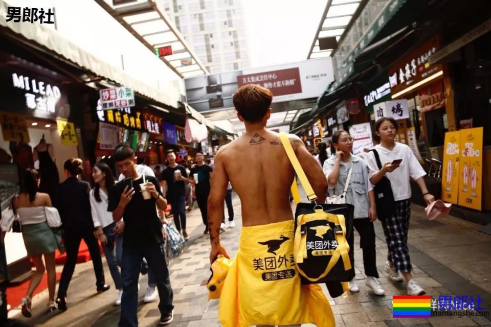 一身肌肉的美团骑手，送餐时回头率100% - 51虹马