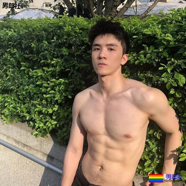 现在的高三男生发育都这么好吗？ - 51虹马