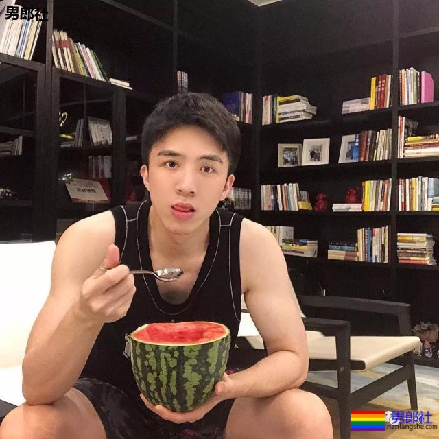 现在的高三男生发育都这么好吗？ - 51虹马