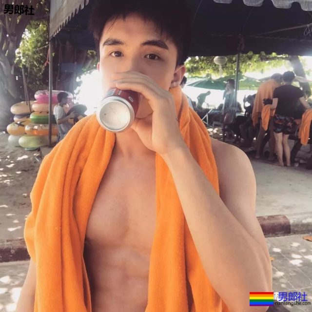 现在的高三男生发育都这么好吗？ - 51虹马