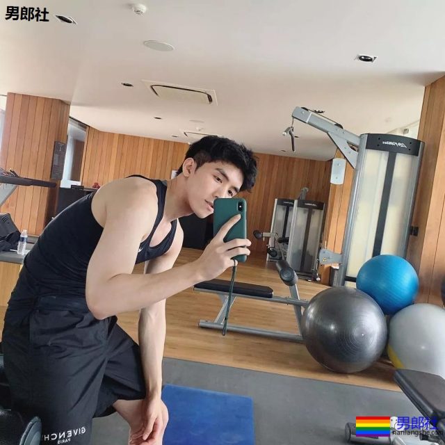 现在的高三男生发育都这么好吗？ - 51虹马