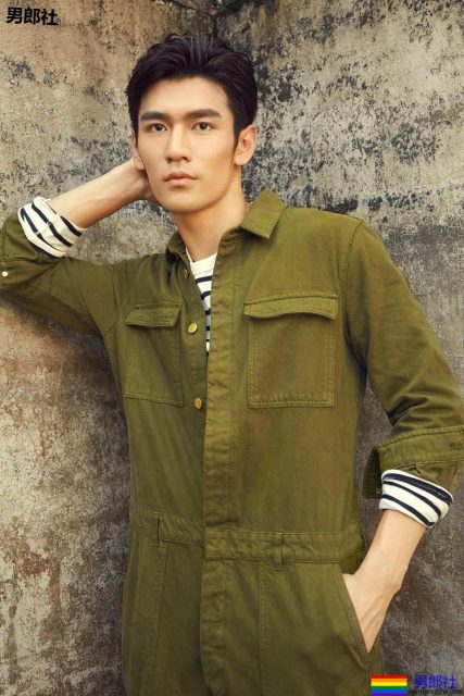 野生硬汉被盯上,脱掉西装后的他太有料了! - 51虹马 野生硬汉被盯上,脱掉西装后的他太有料了! - 51虹马